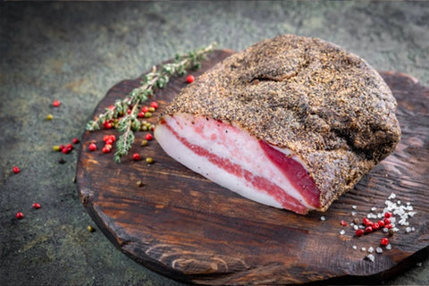Comment reconnaître un bon guanciale : Le guide essentiel pour les amateurs de charcuterie italienne