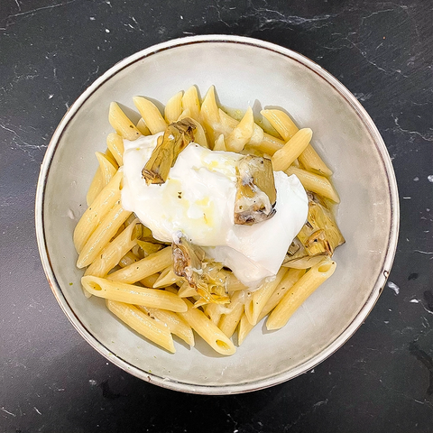 Penne Burrata et artichauts grillés